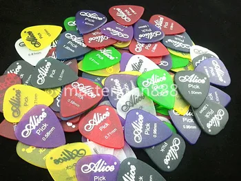 Çok 100 adet Alice Mat Temizle Renkli Gitar Seçtikleri Elektrik / Akustik Gitar Seçtikleri 6 Kalınlığı Toptan Ücretsiz Kargo
