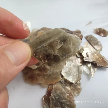 Doğal Muskovit Pul mineral örneği Deneysel Öğretim Mika Levha Örnekleri Cam Parlaklık Koleksiyonu Dekoratif Maden